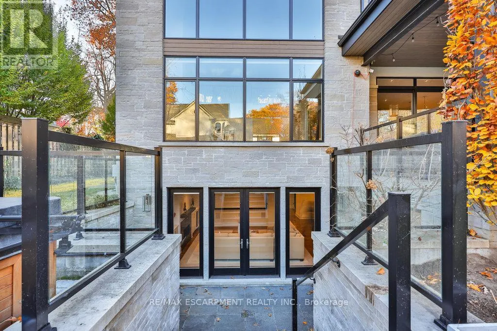1293 WOODLAND AVENUE