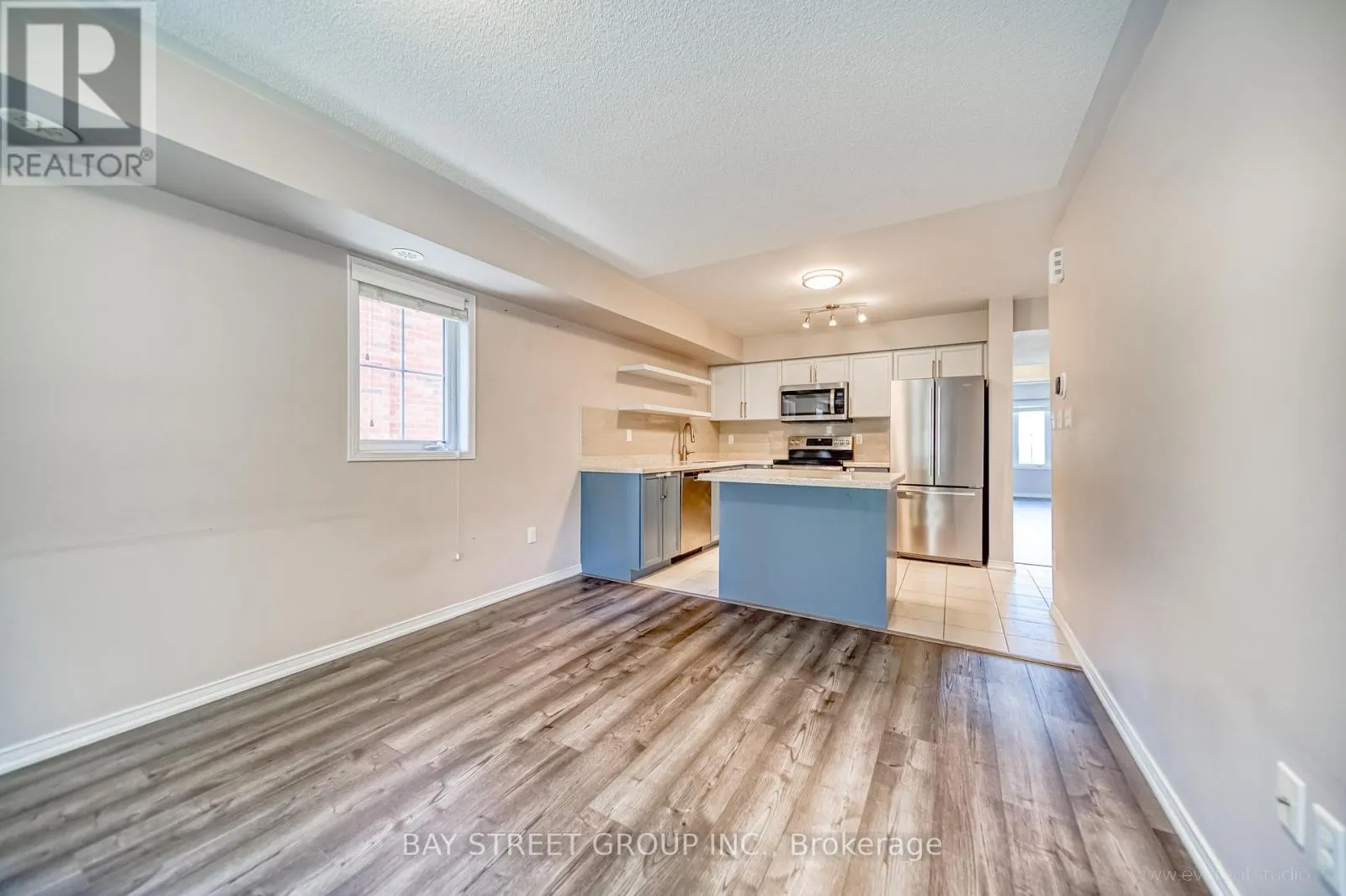 16 - 2444 POST ROAD