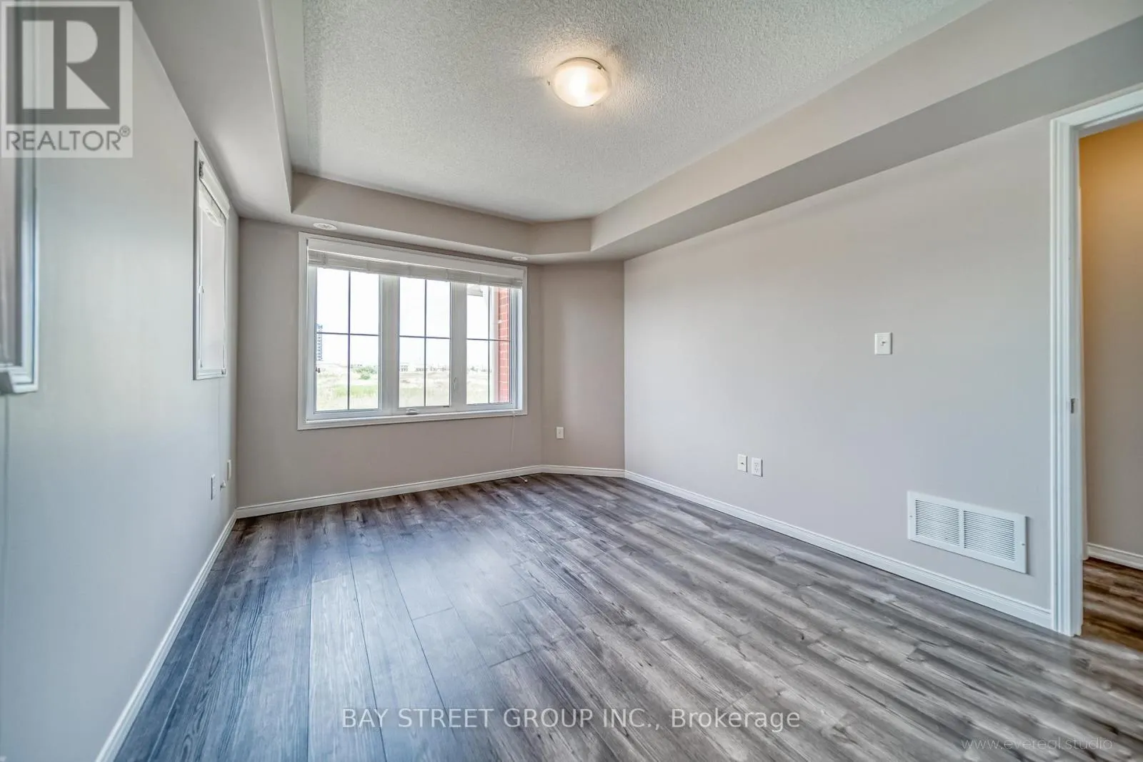 16 - 2444 POST ROAD
