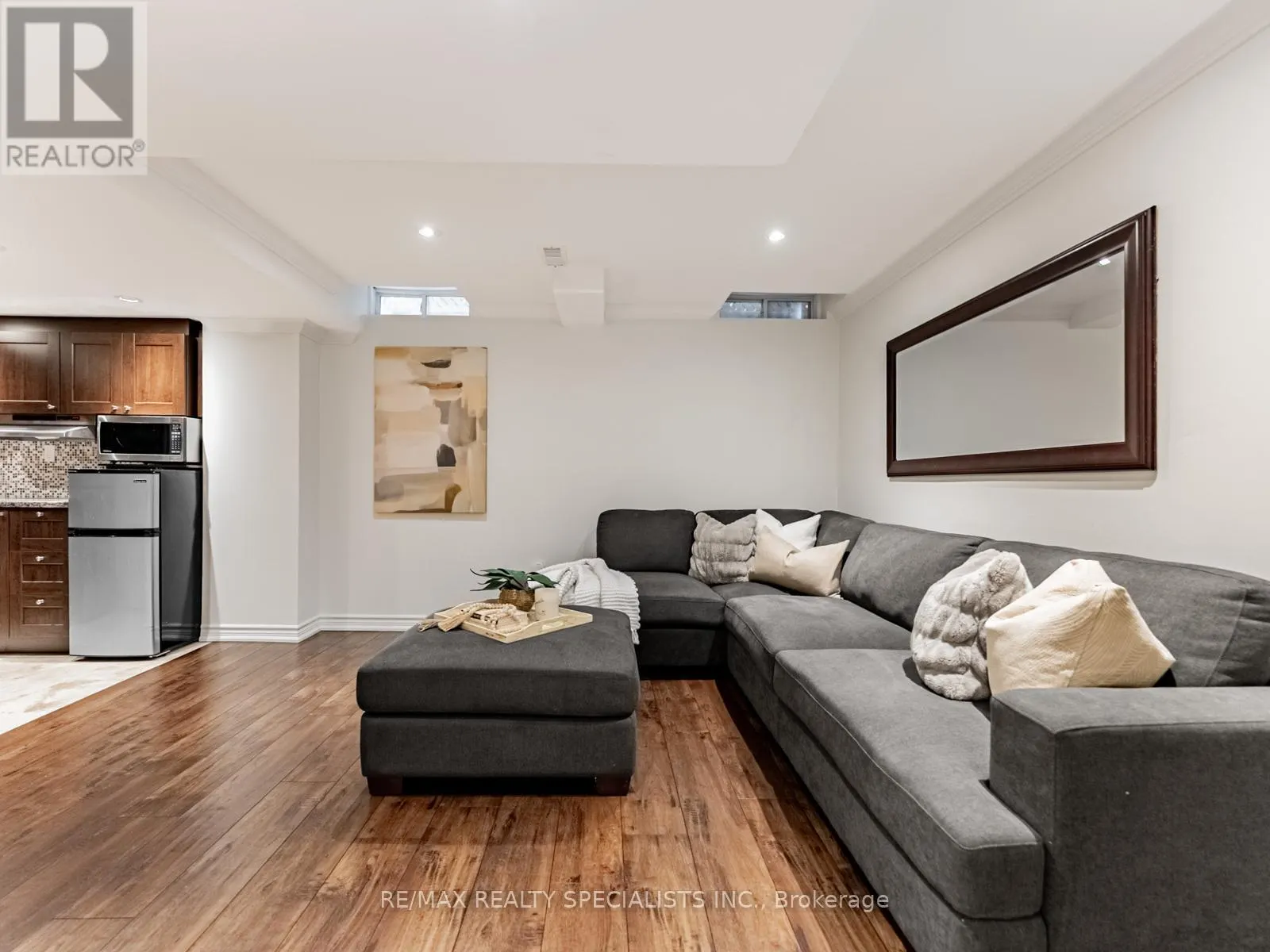 2418 BAINTREE CRESCENT