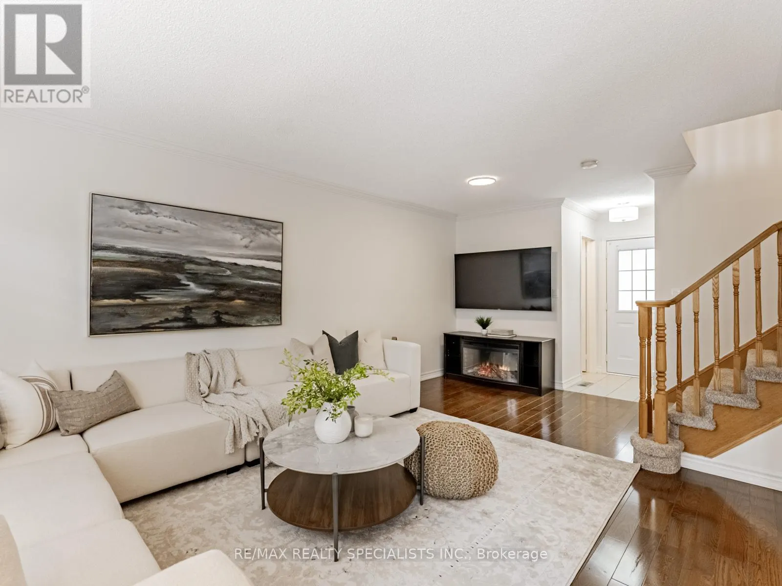 2418 BAINTREE CRESCENT