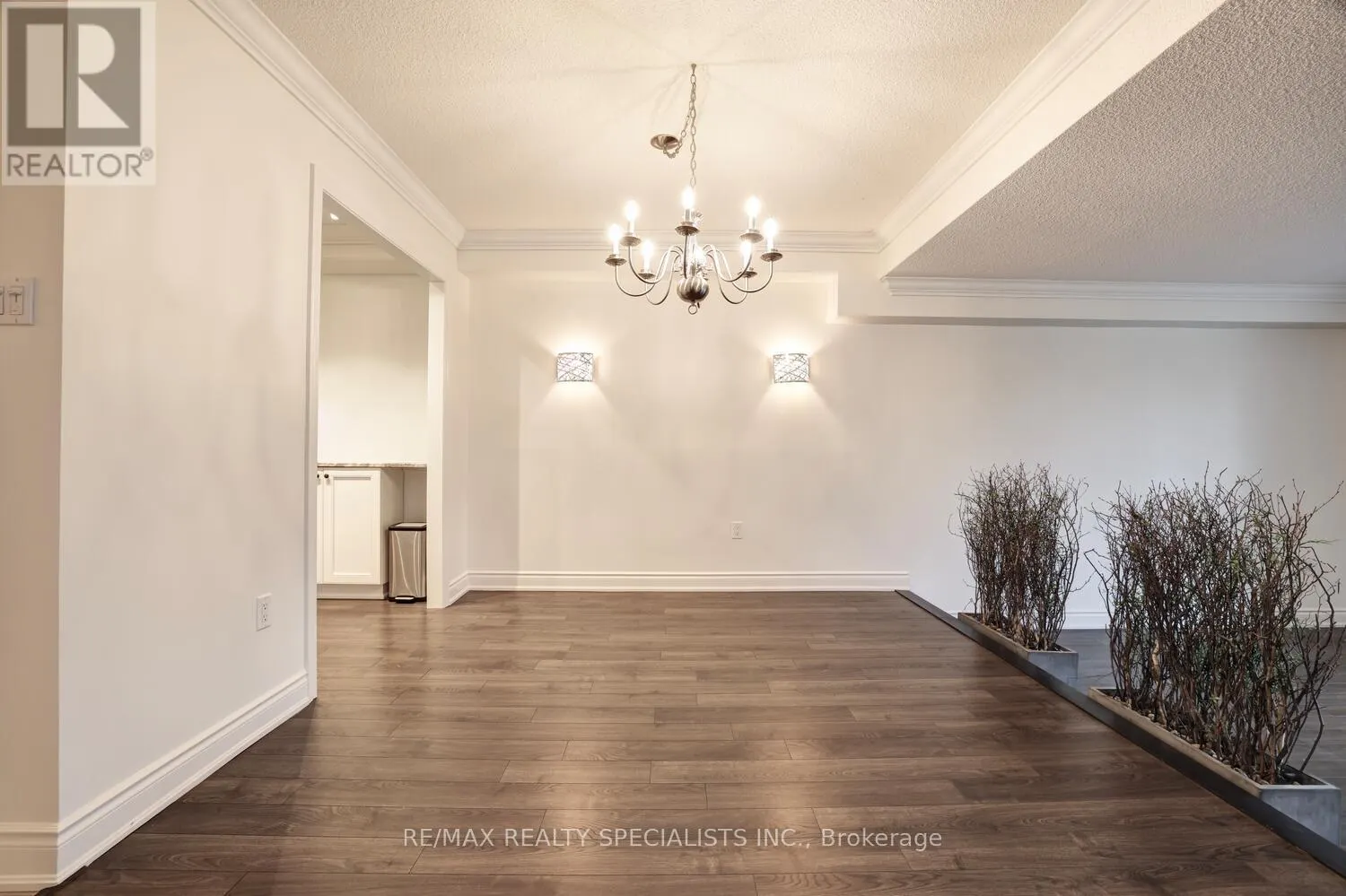 203 - 965 INVERHOUSE DRIVE