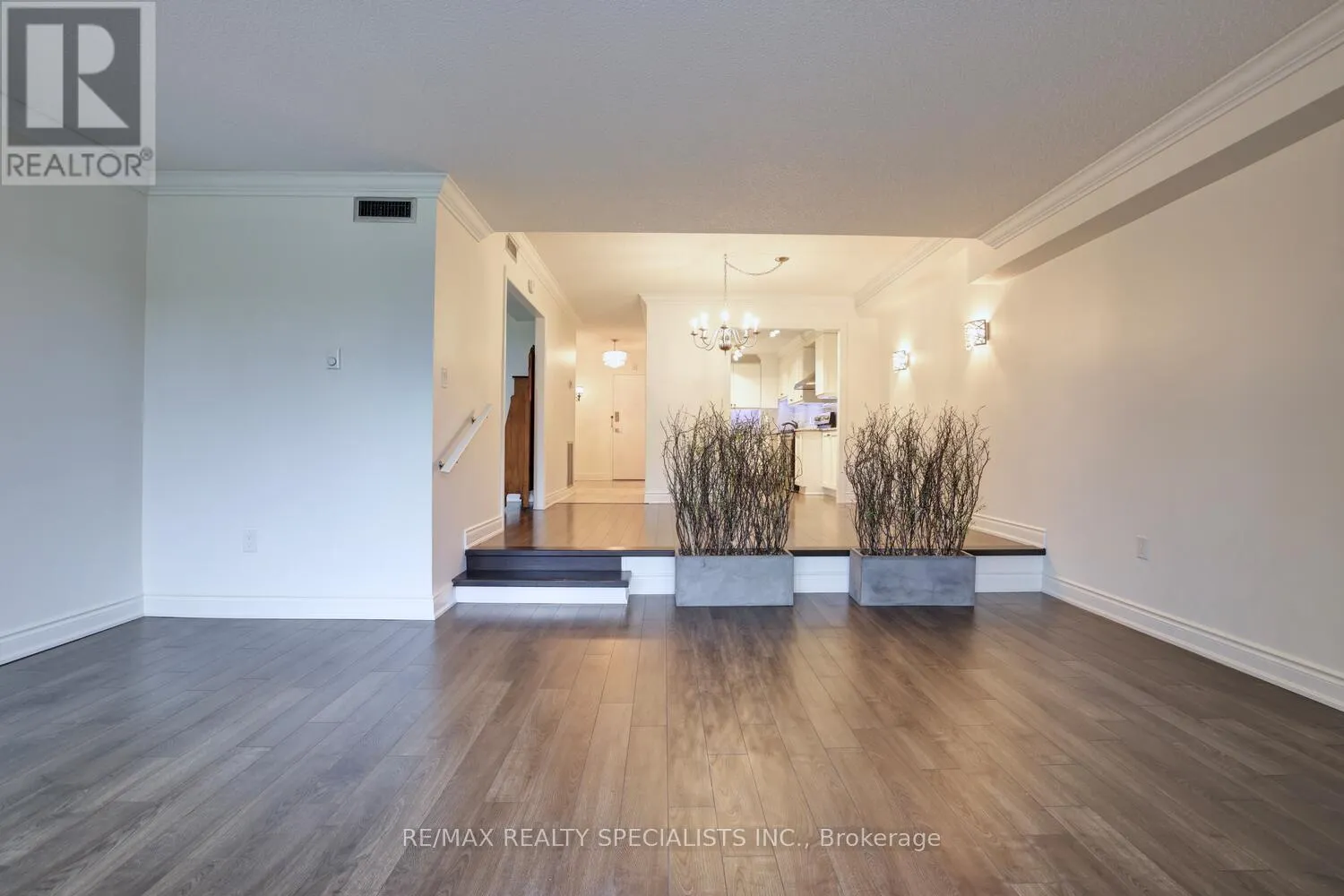 203 - 965 INVERHOUSE DRIVE