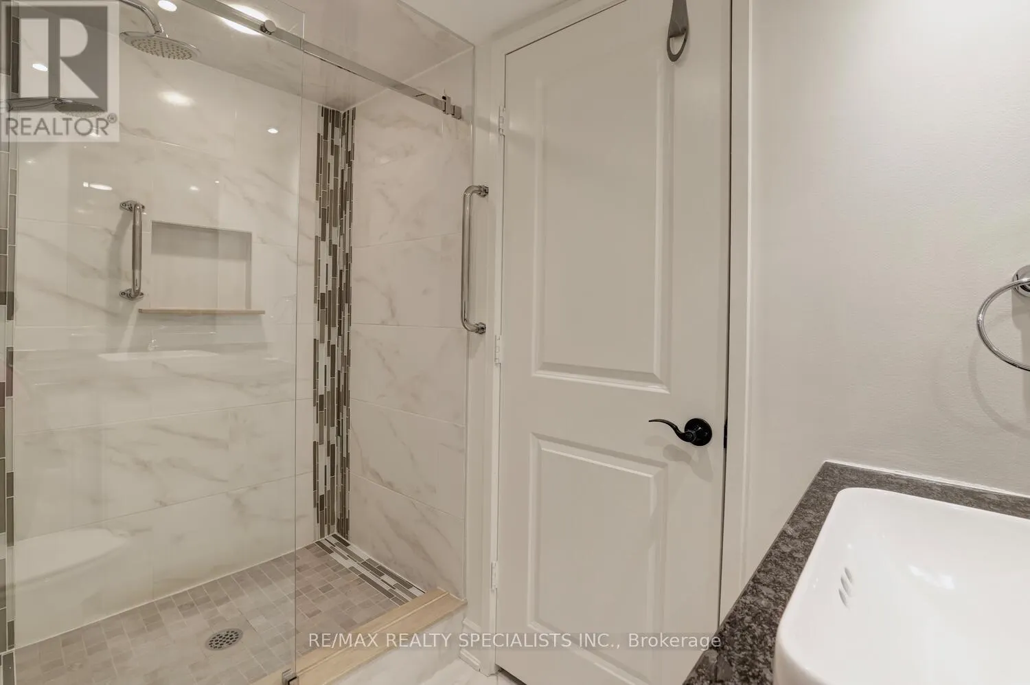 203 - 965 INVERHOUSE DRIVE