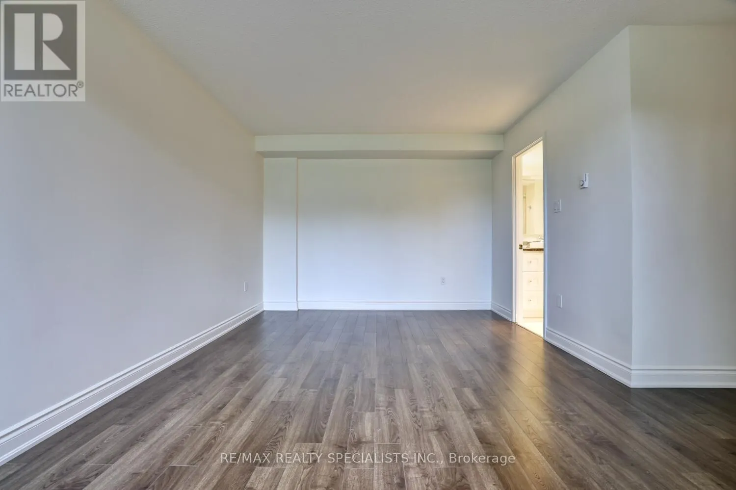 203 - 965 INVERHOUSE DRIVE