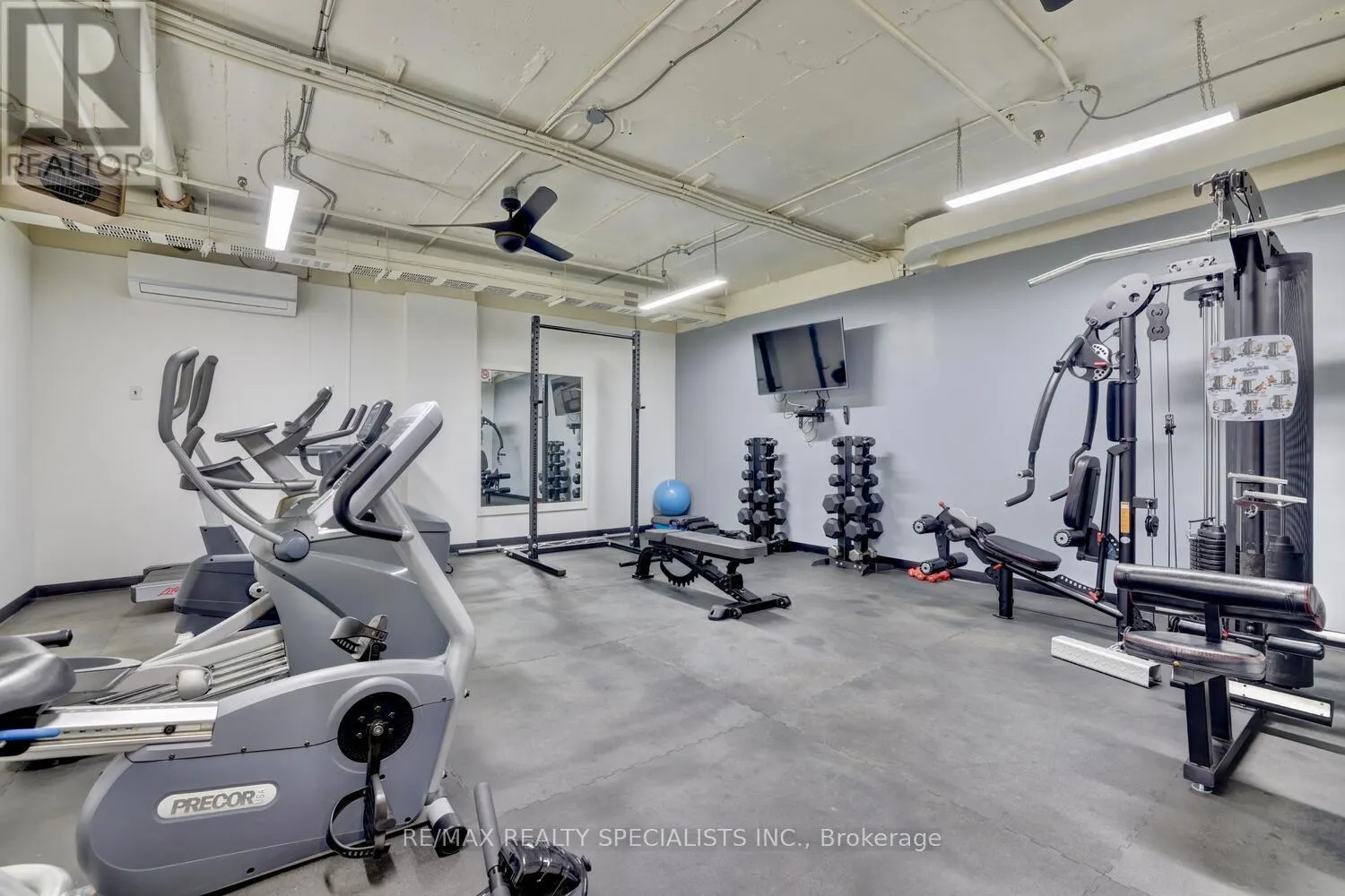 203 - 965 INVERHOUSE DRIVE