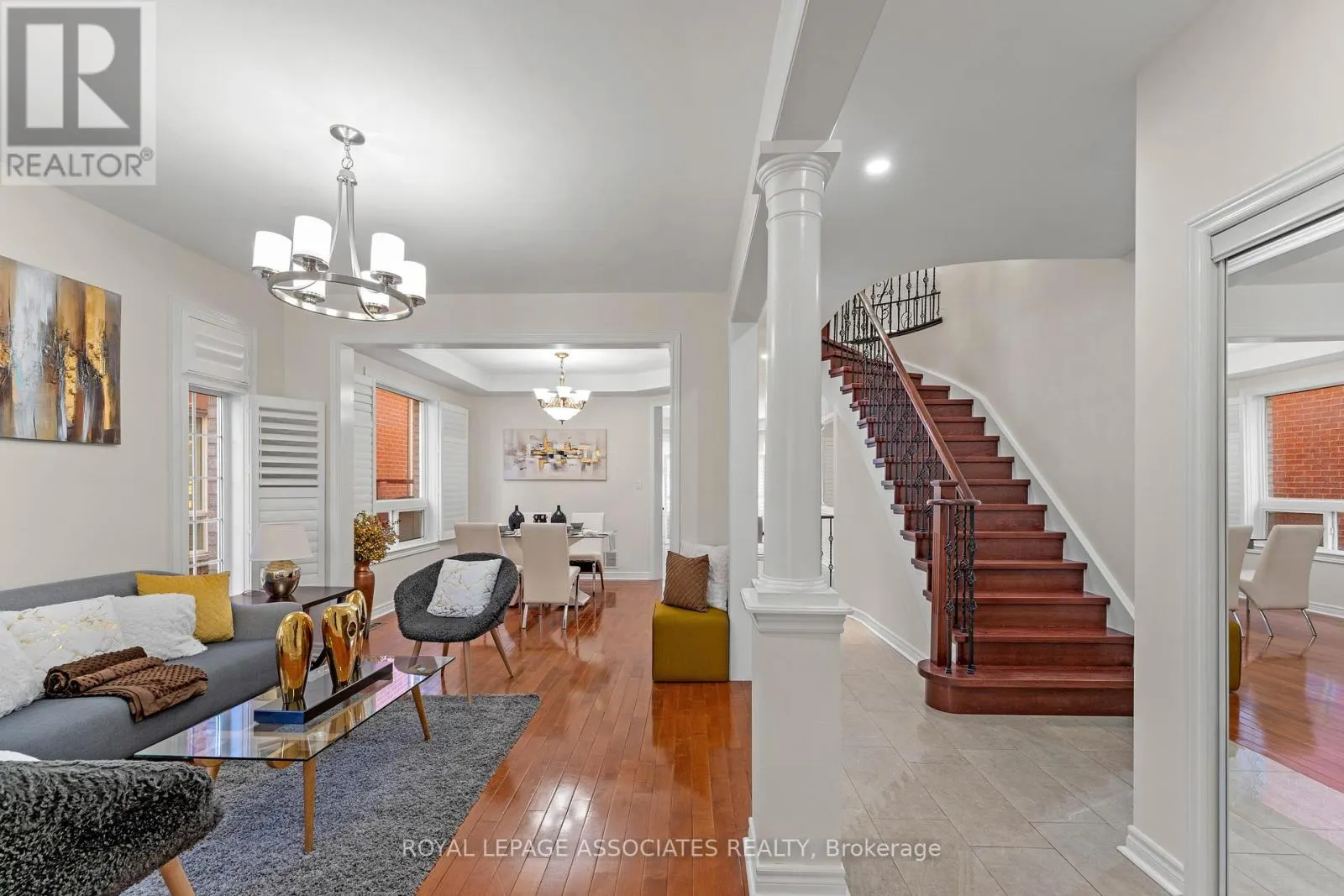 88 SHOWBOAT CRESCENT