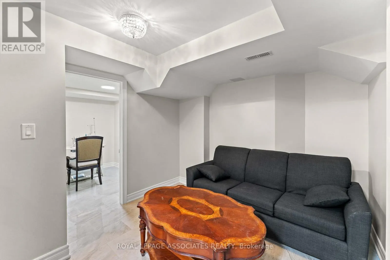 88 SHOWBOAT CRESCENT