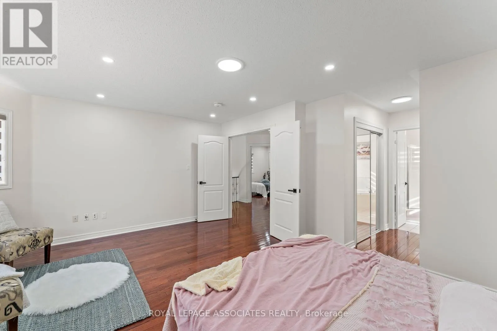 88 SHOWBOAT CRESCENT