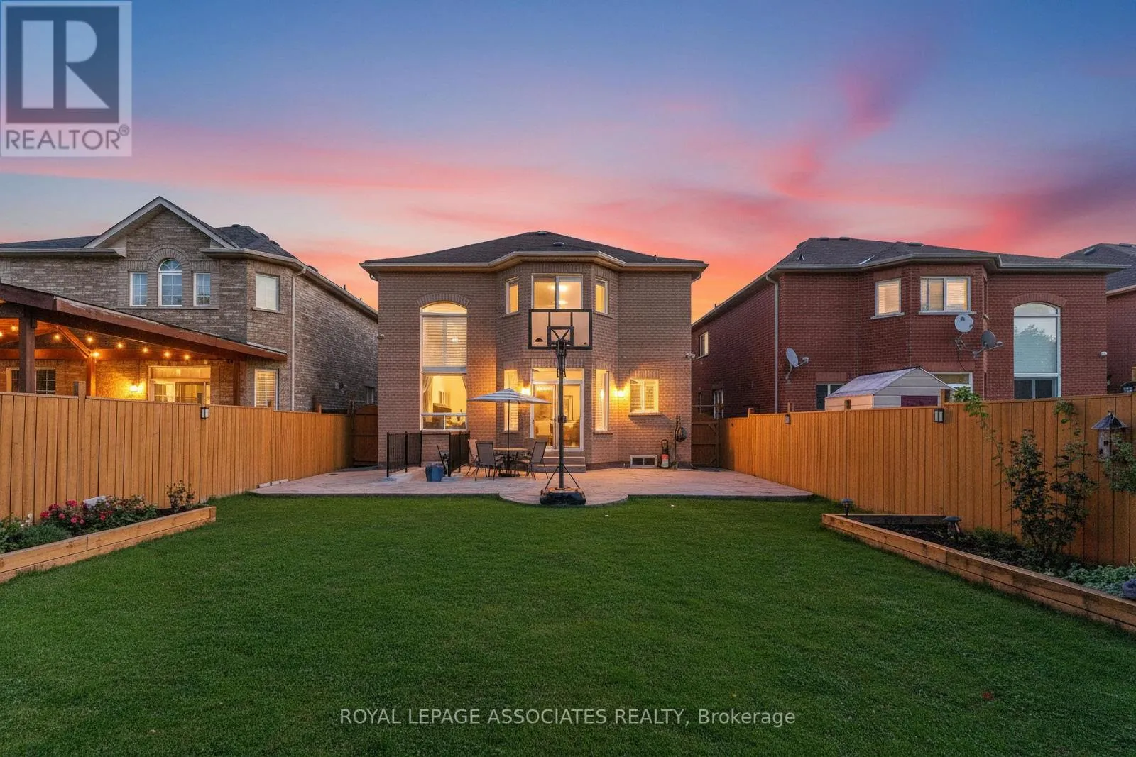 88 SHOWBOAT CRESCENT