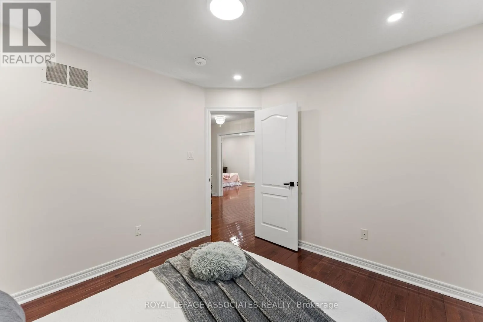 88 SHOWBOAT CRESCENT