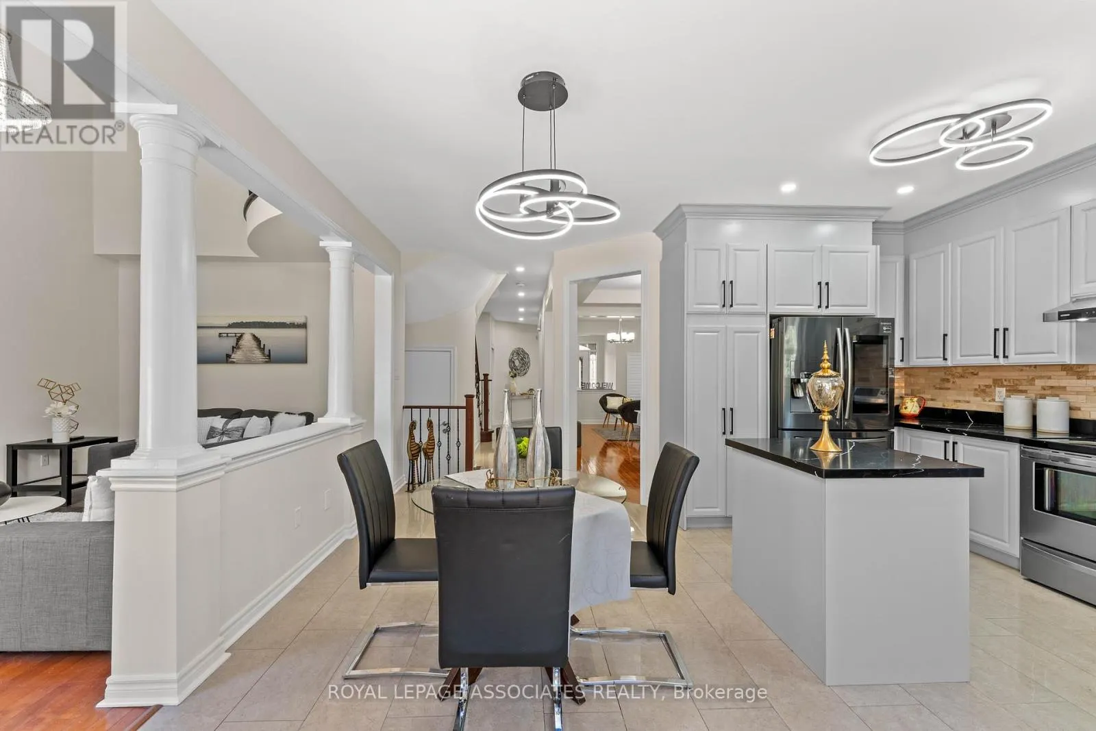 88 SHOWBOAT CRESCENT