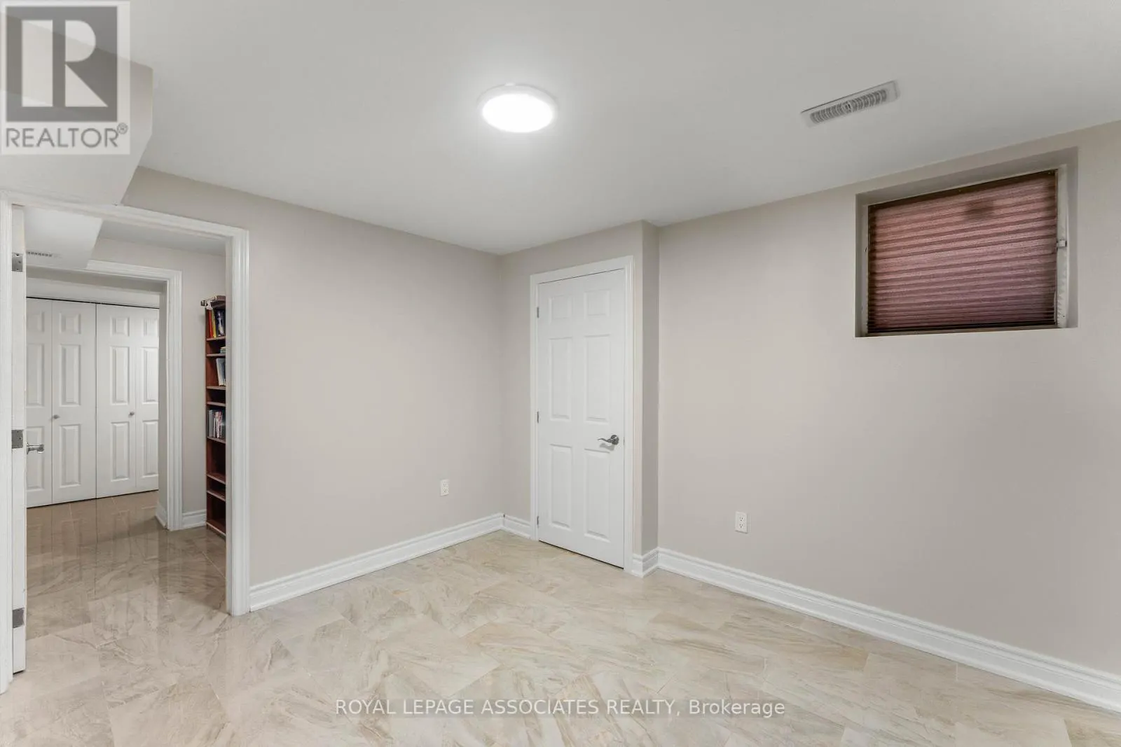 88 SHOWBOAT CRESCENT