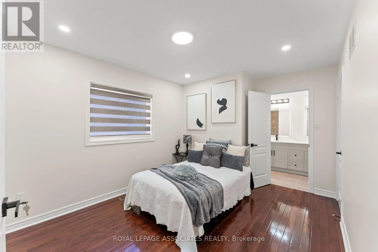 88 SHOWBOAT CRESCENT