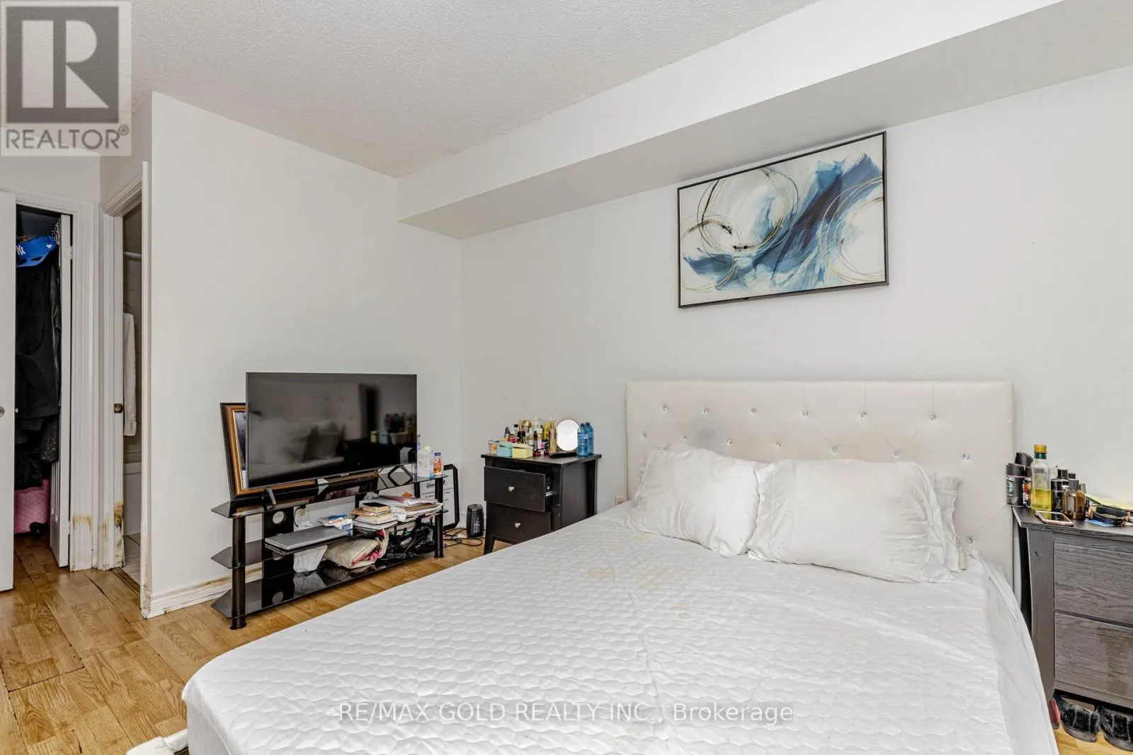1204 - 710 HUMBERWOOD BOULEVARD