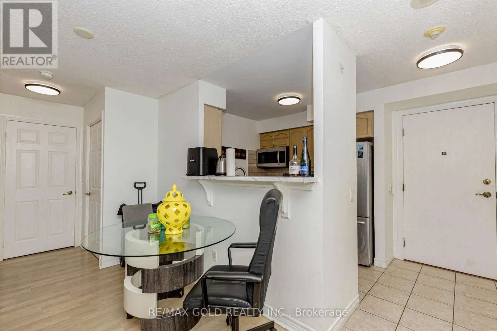 1204 - 710 HUMBERWOOD BOULEVARD