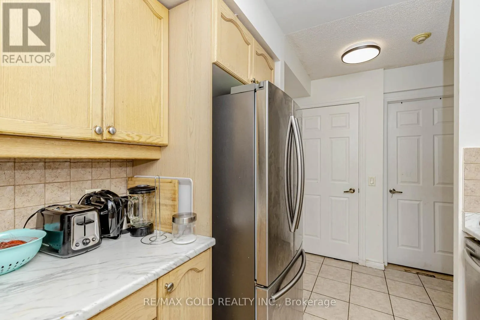 1204 - 710 HUMBERWOOD BOULEVARD