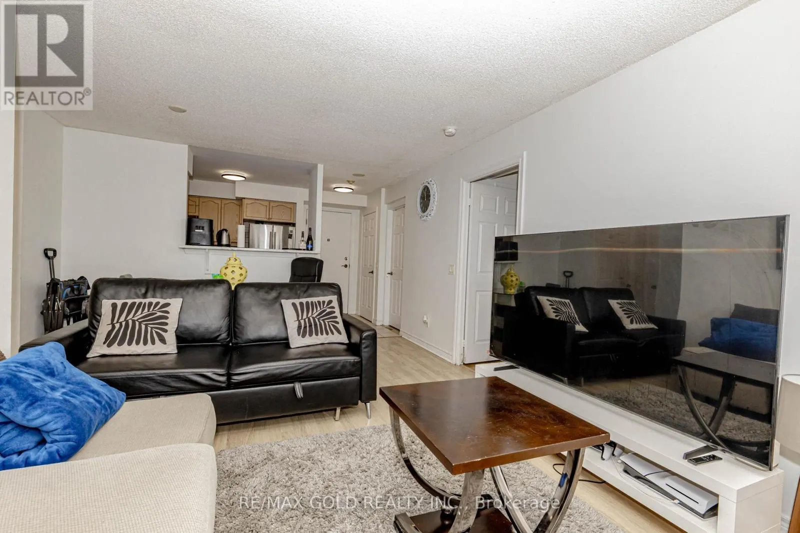 1204 - 710 HUMBERWOOD BOULEVARD