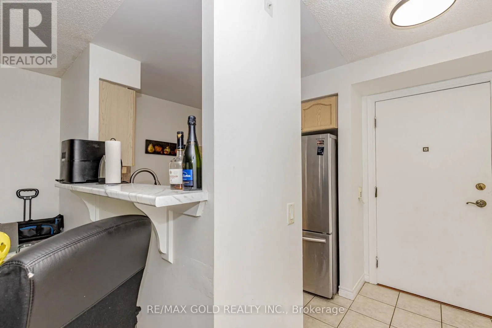 1204 - 710 HUMBERWOOD BOULEVARD