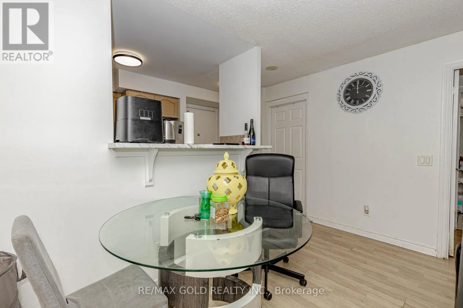 1204 - 710 HUMBERWOOD BOULEVARD