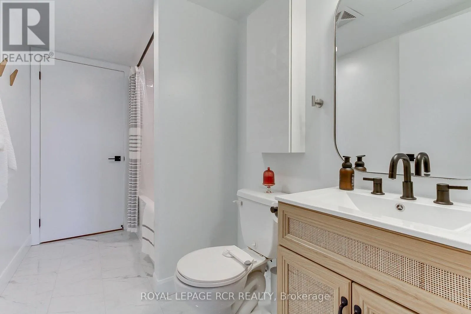 623 - 38 JOE SHUSTER WAY
