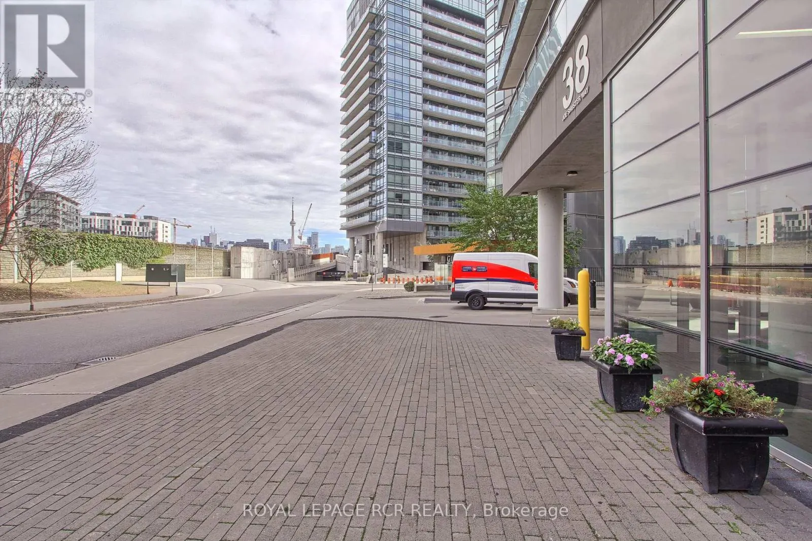 623 - 38 JOE SHUSTER WAY