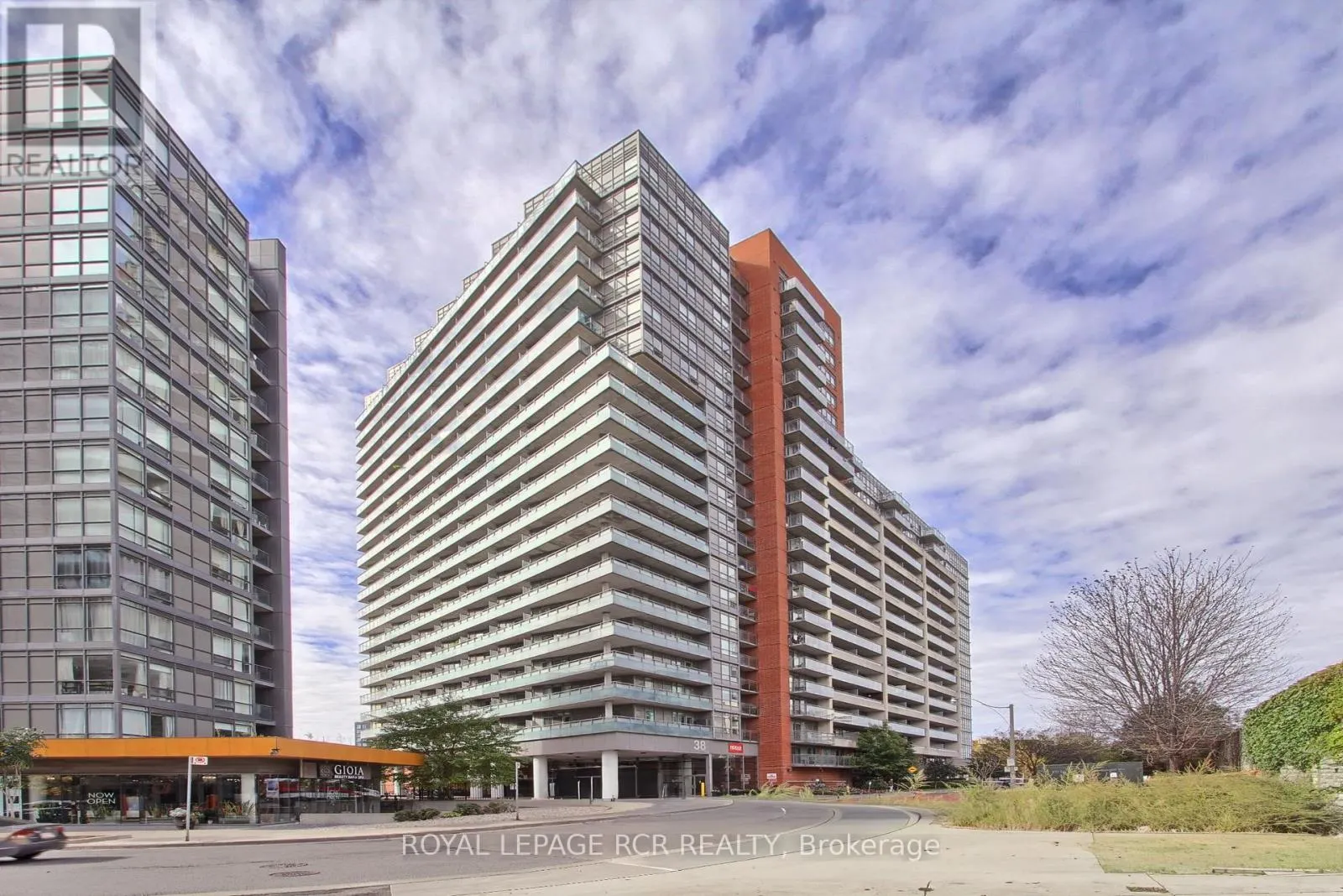 623 - 38 JOE SHUSTER WAY