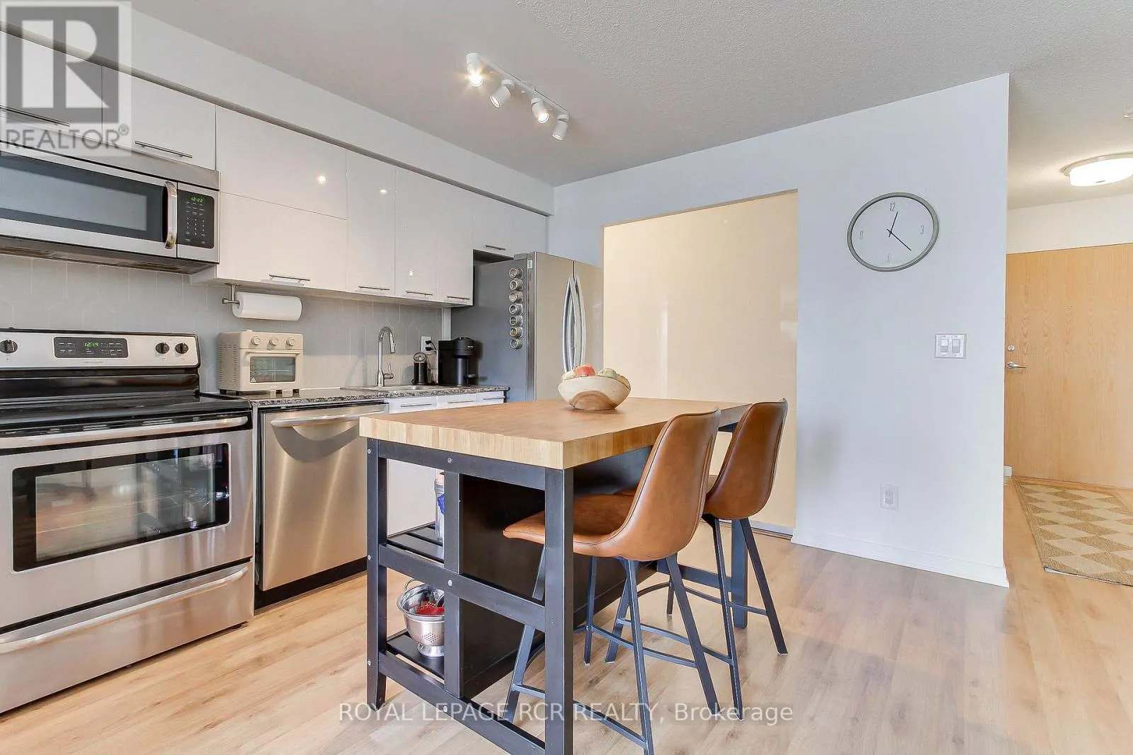 623 - 38 JOE SHUSTER WAY