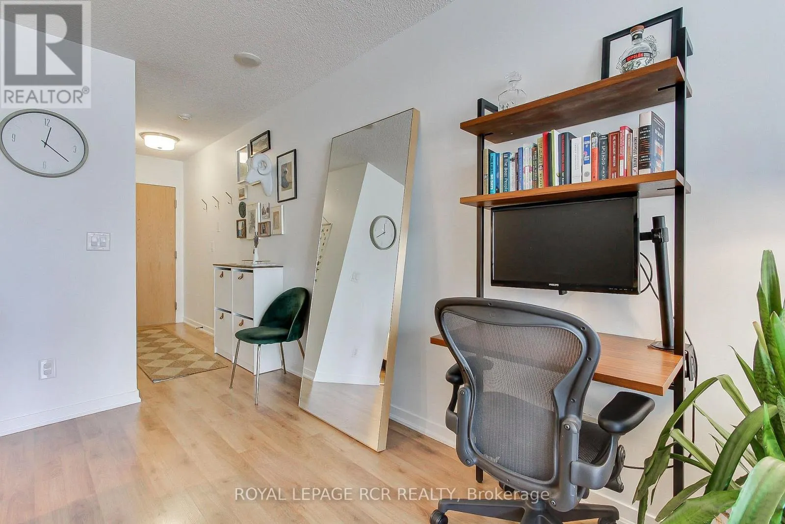 623 - 38 JOE SHUSTER WAY