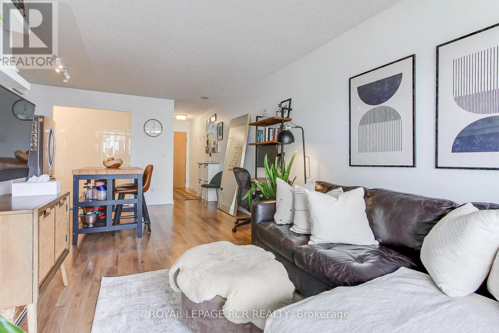 623 - 38 JOE SHUSTER WAY