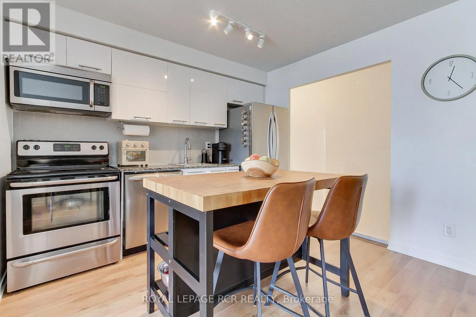 623 - 38 JOE SHUSTER WAY
