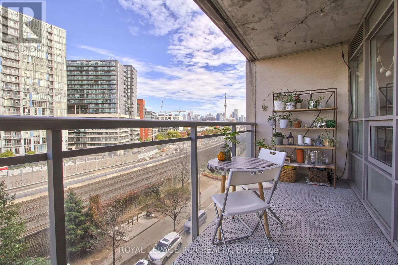 623 - 38 JOE SHUSTER WAY