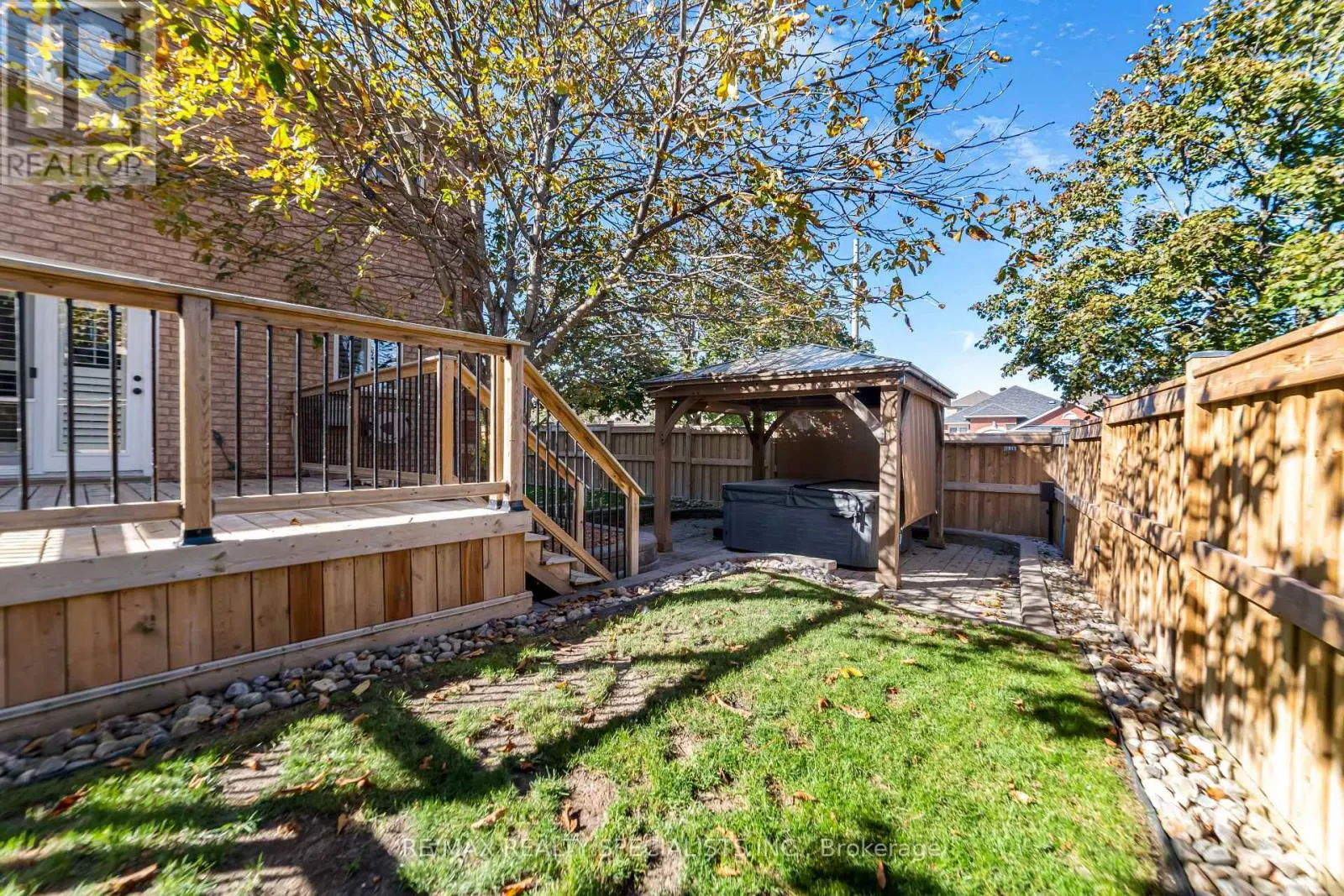 2 TORADA COURT