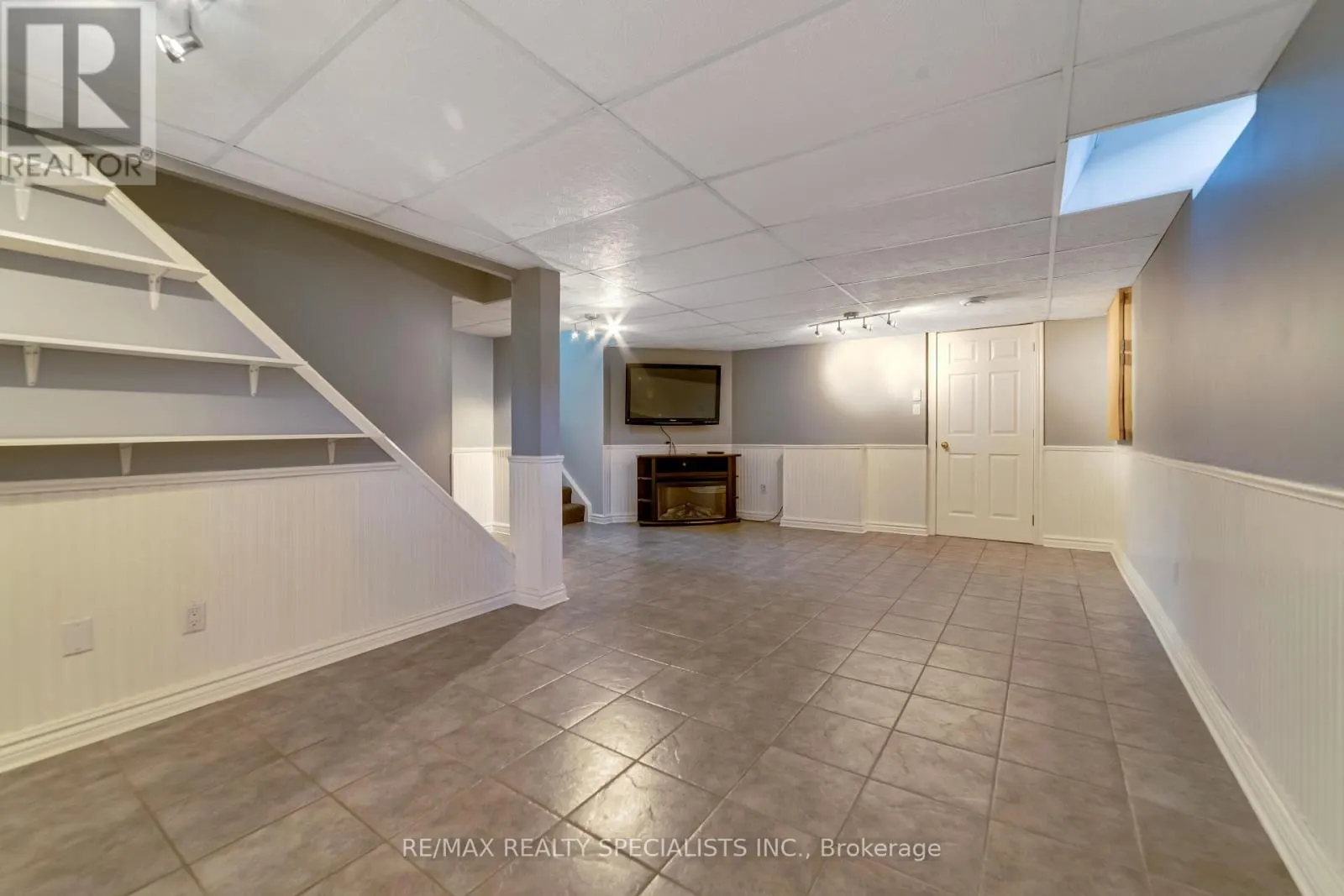 2 TORADA COURT