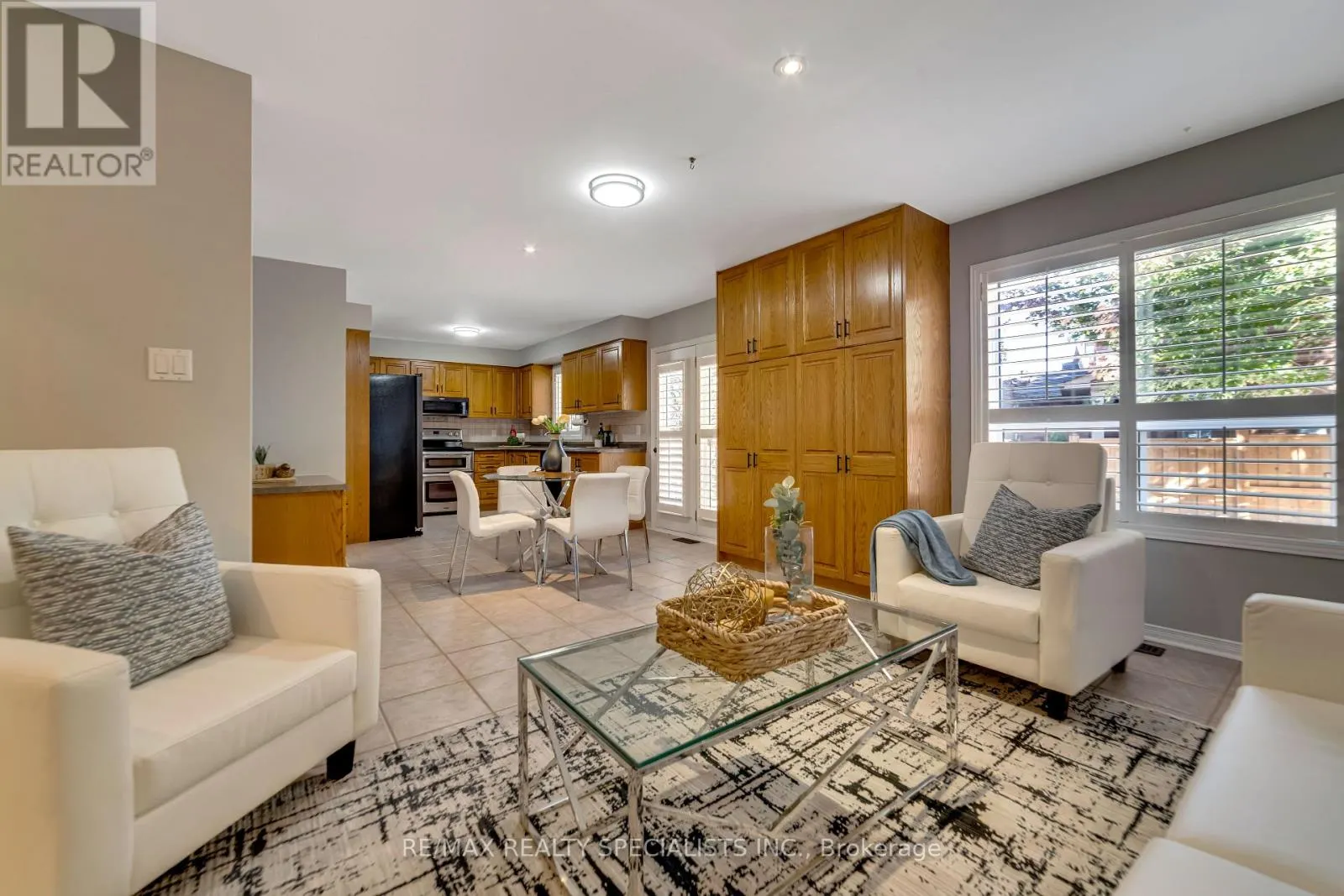 2 TORADA COURT
