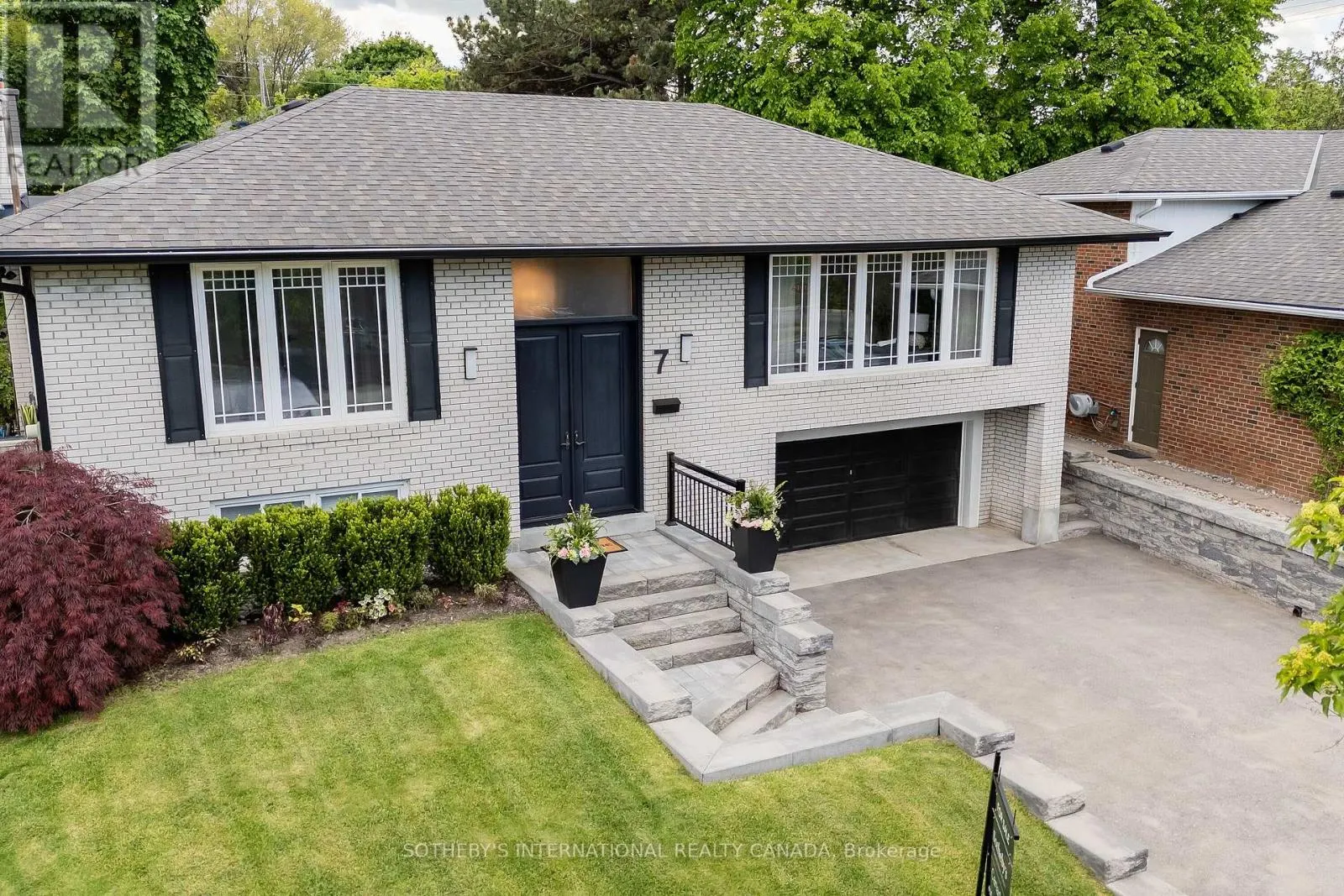 7 WELBROOKE PLACE