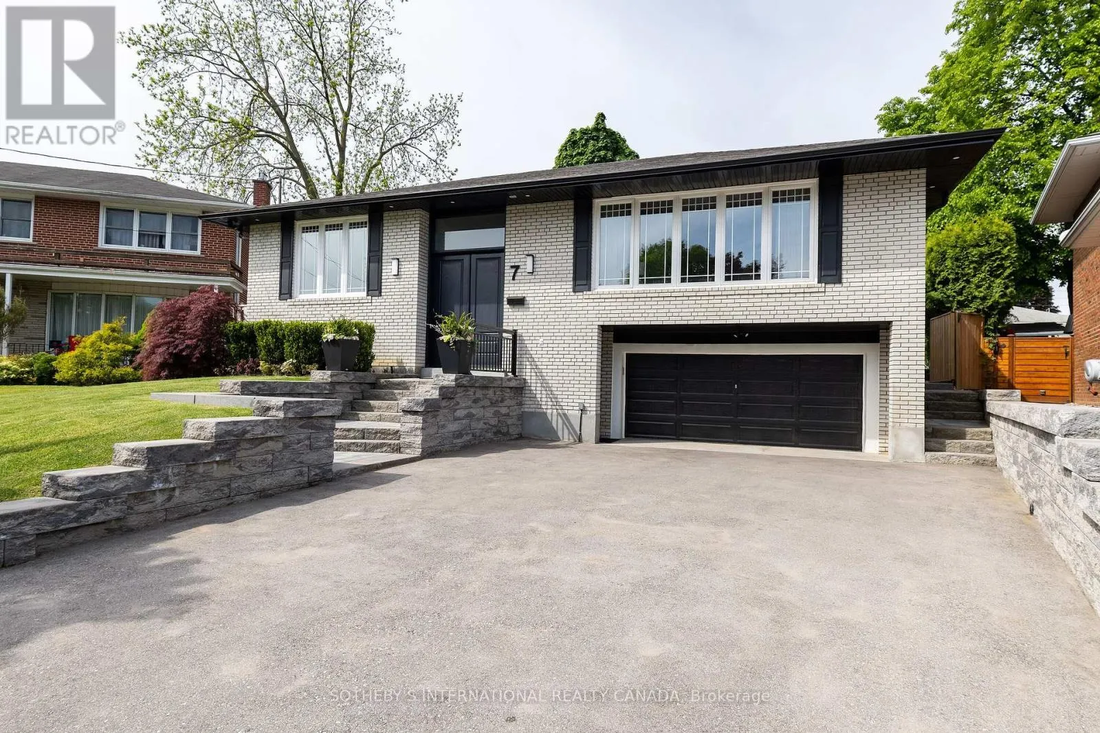7 WELBROOKE PLACE