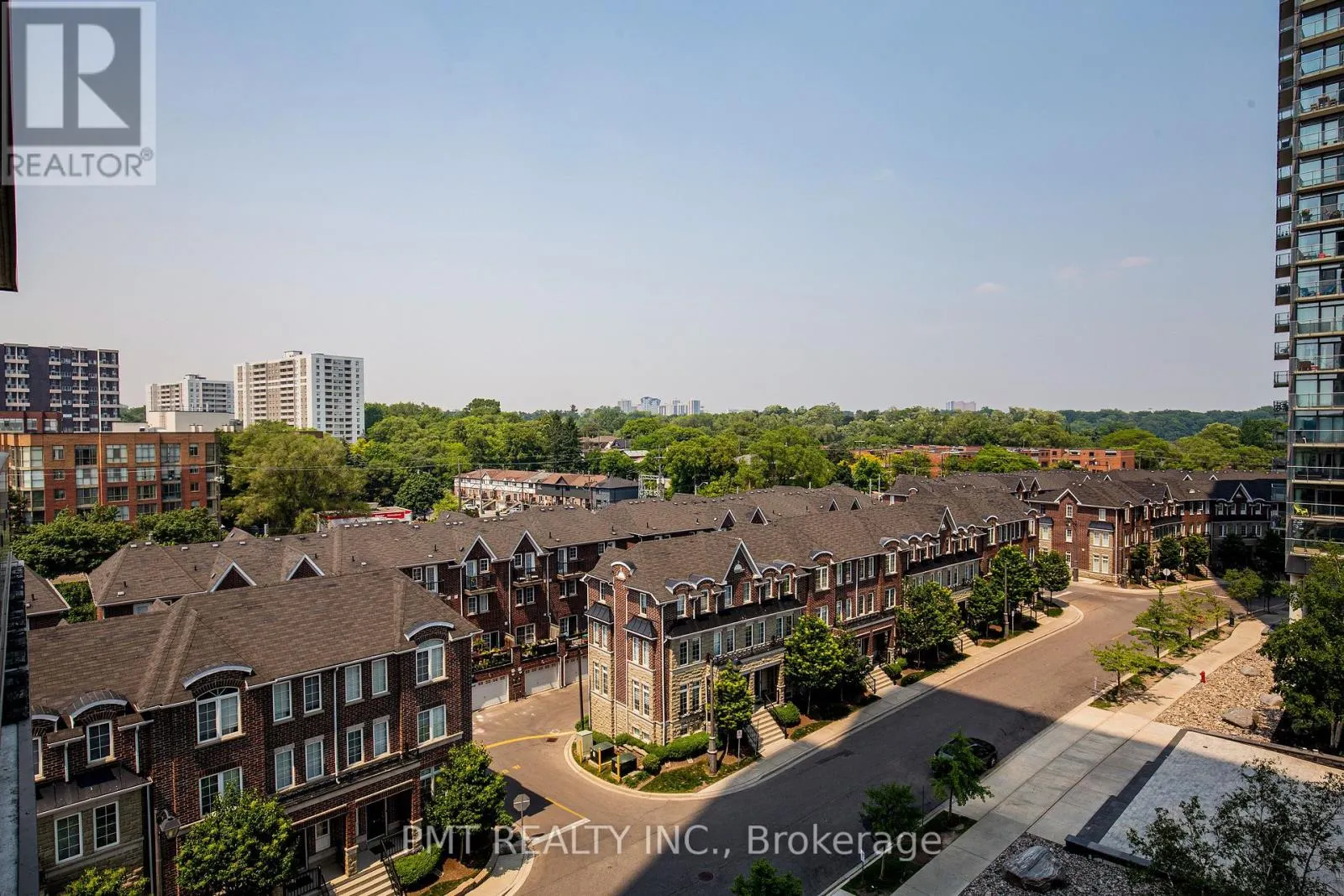 612 - 105 THE QUEENSWAY