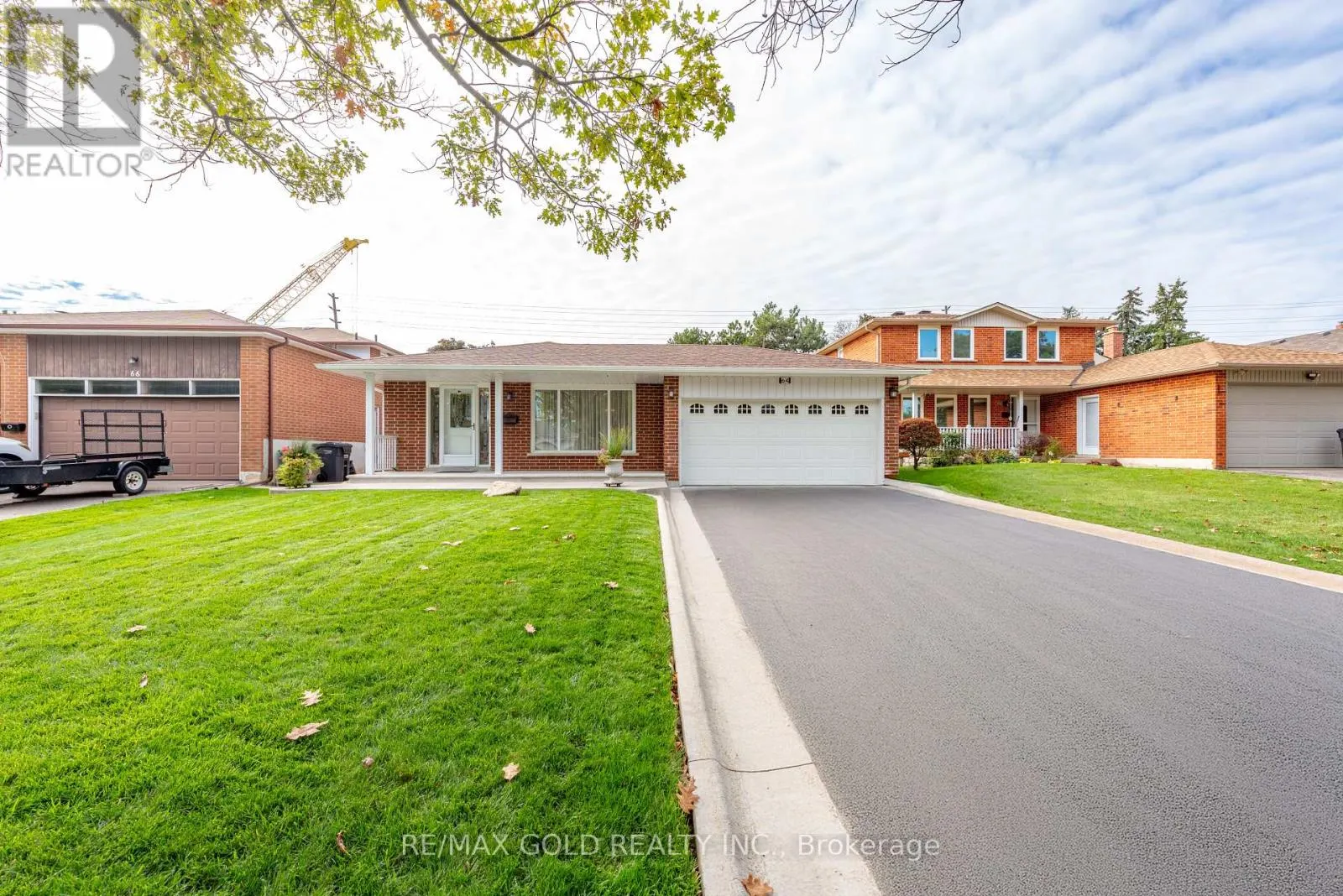 64 MALCOLM CRESCENT