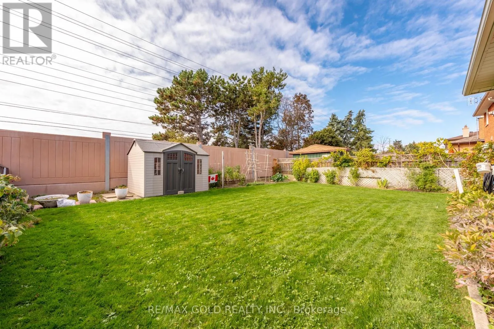 64 MALCOLM CRESCENT