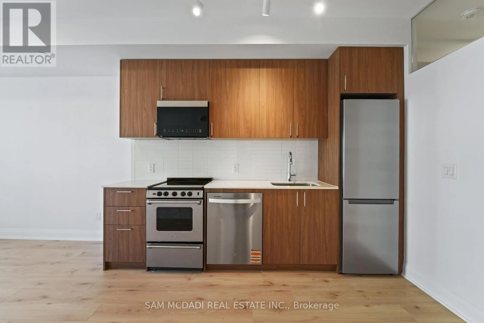 320 - 3250 CARDING MILL TRAIL