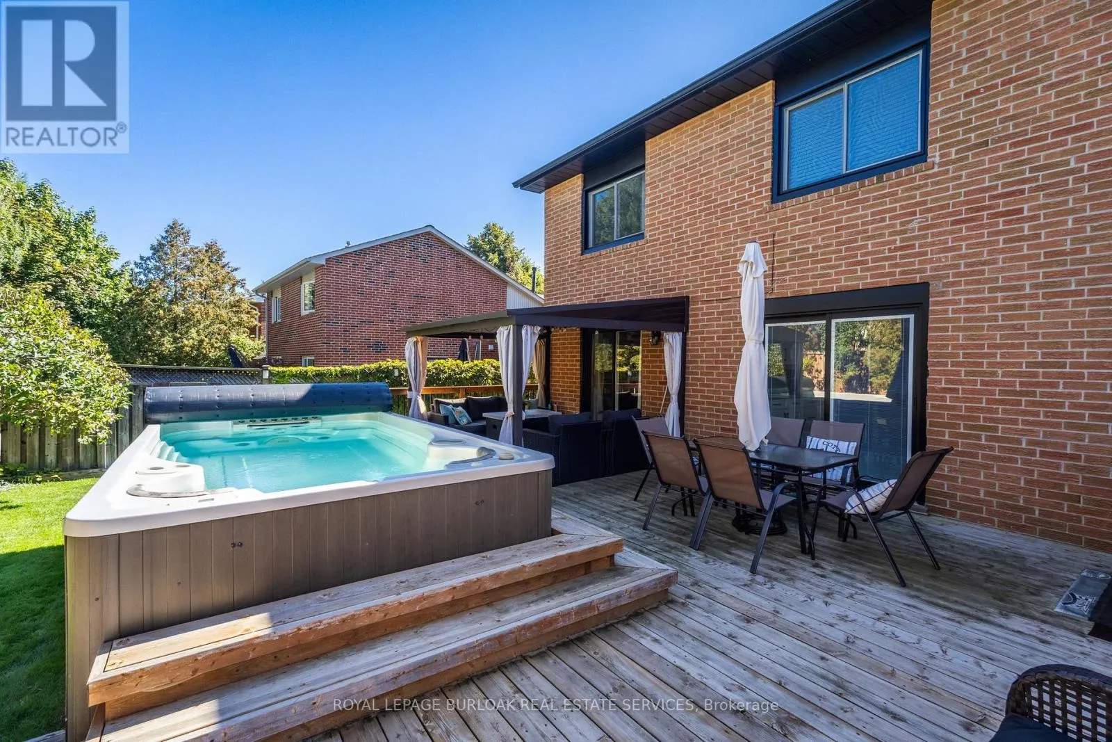 487 WHITE DRIVE