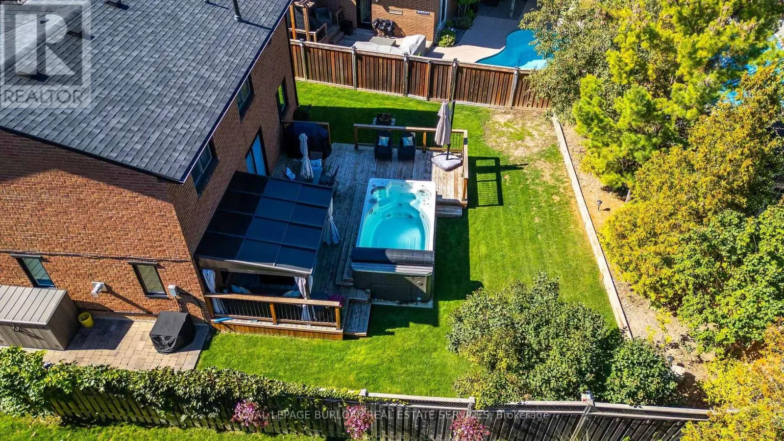 487 WHITE DRIVE