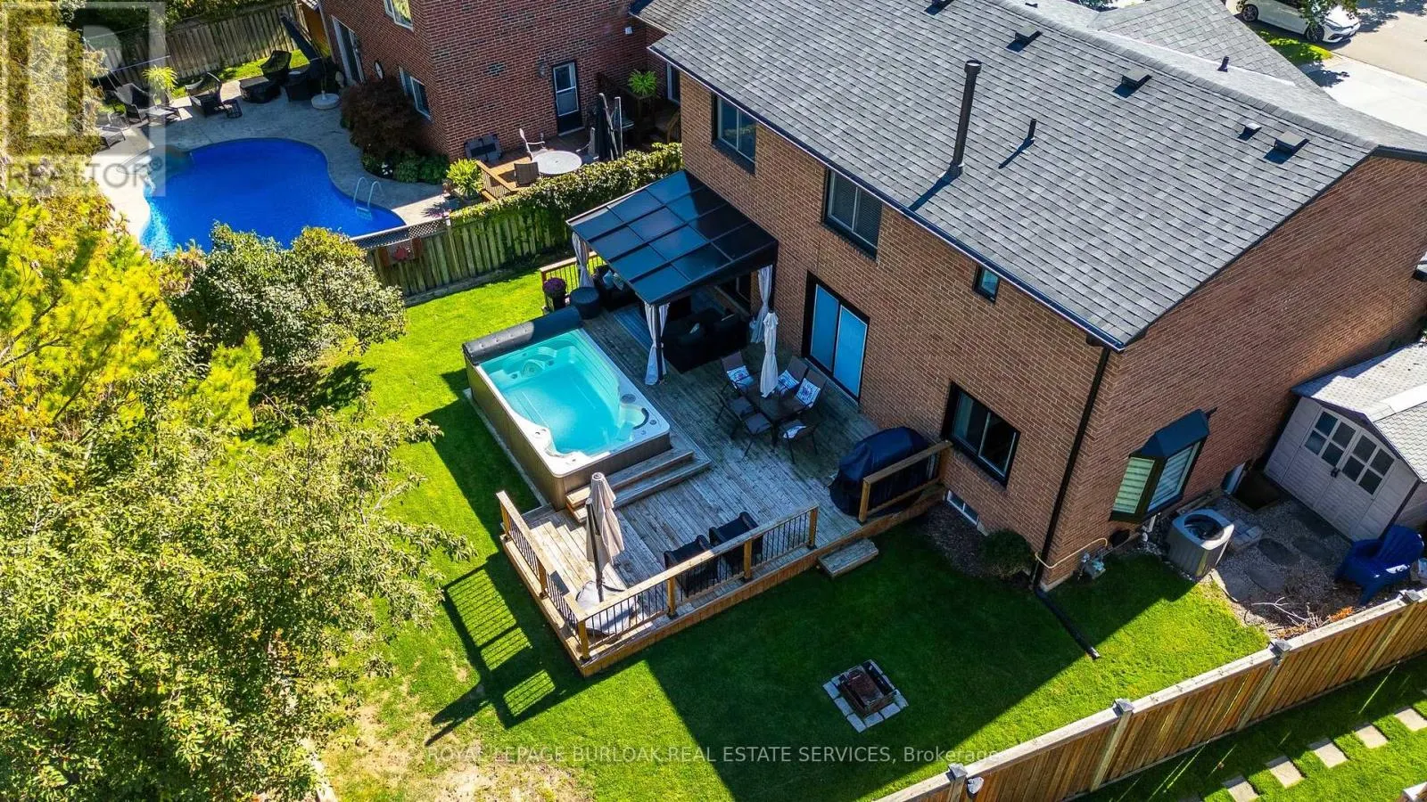 487 WHITE DRIVE