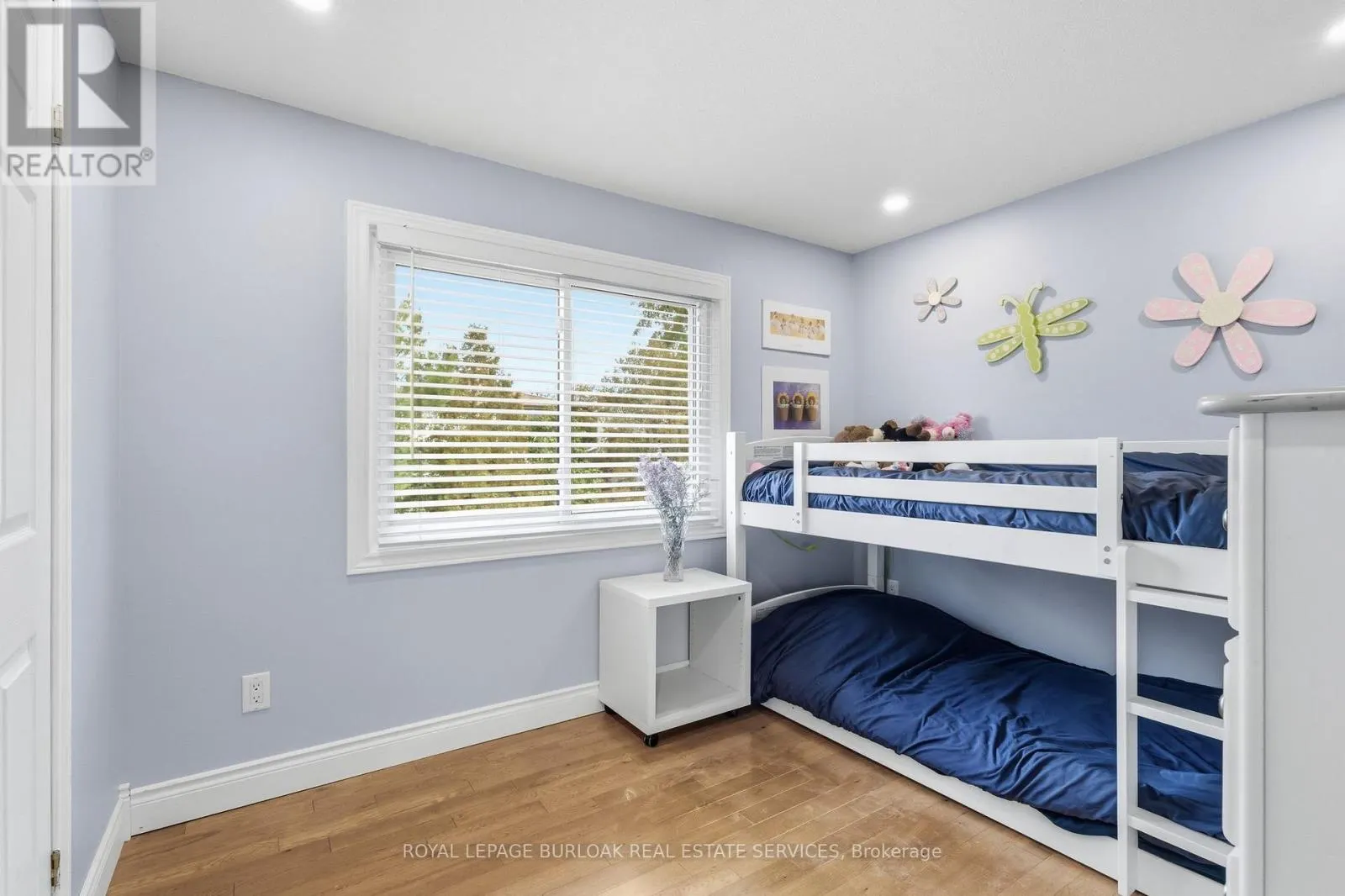 487 WHITE DRIVE
