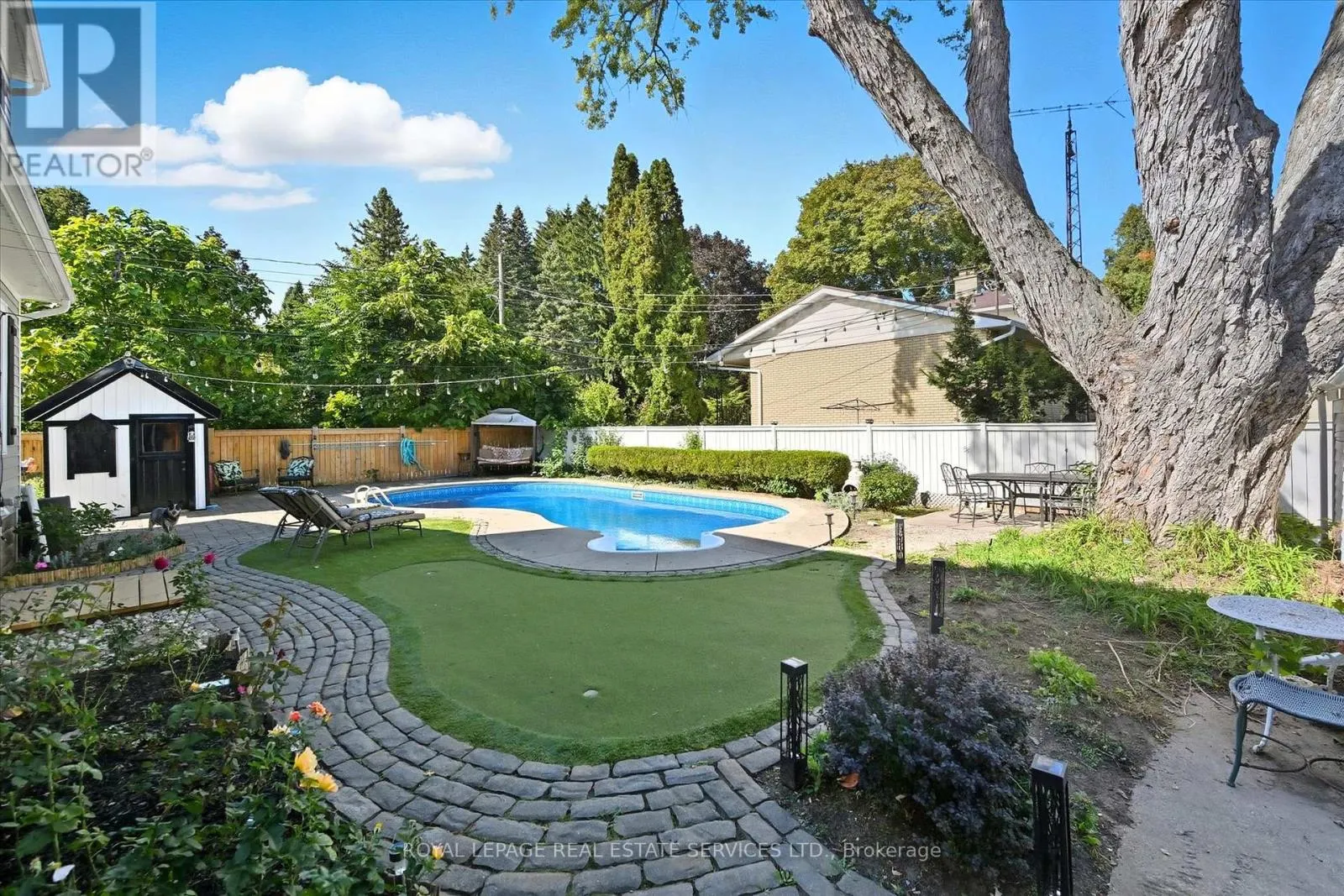 677 GREENWOOD DRIVE