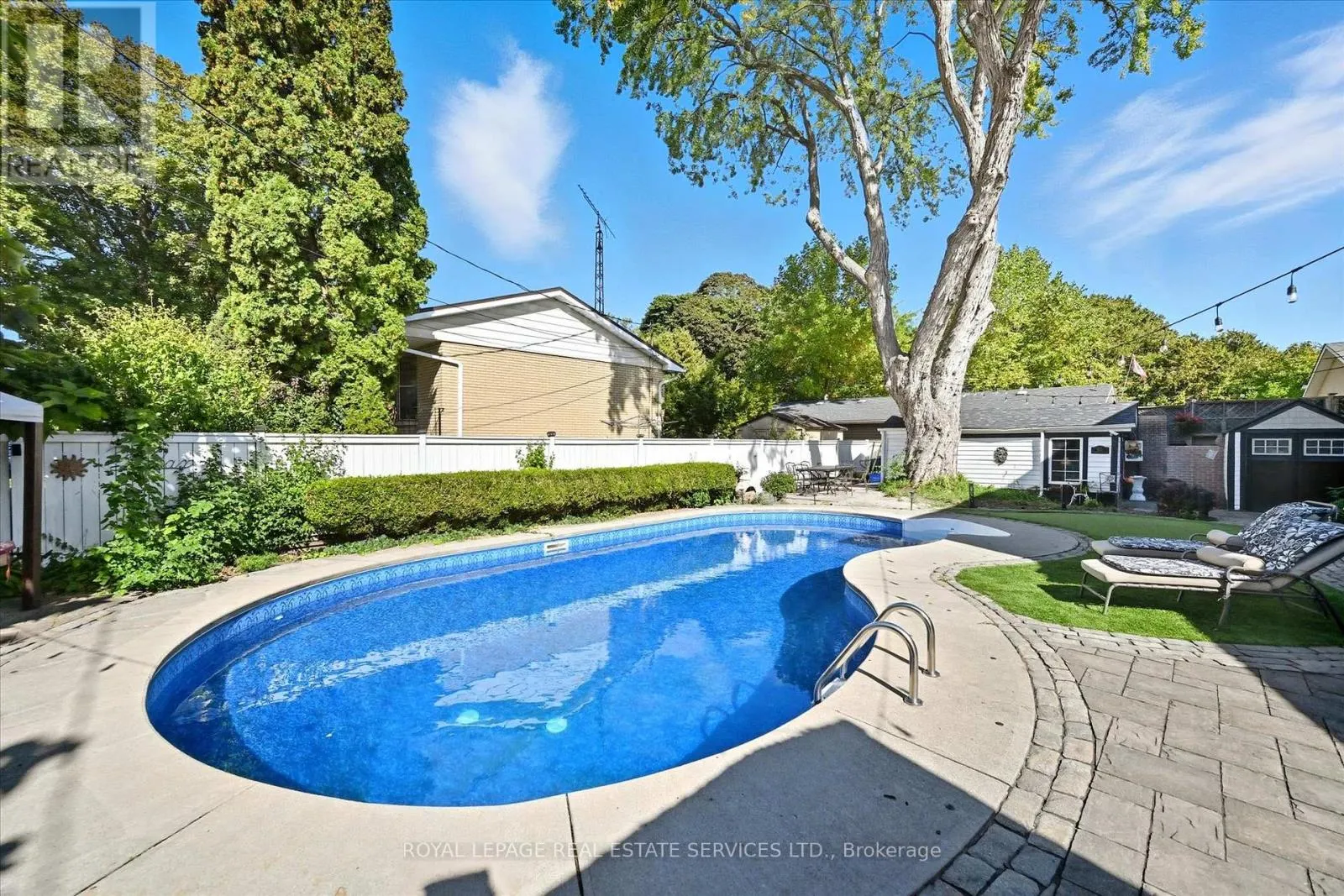 677 GREENWOOD DRIVE