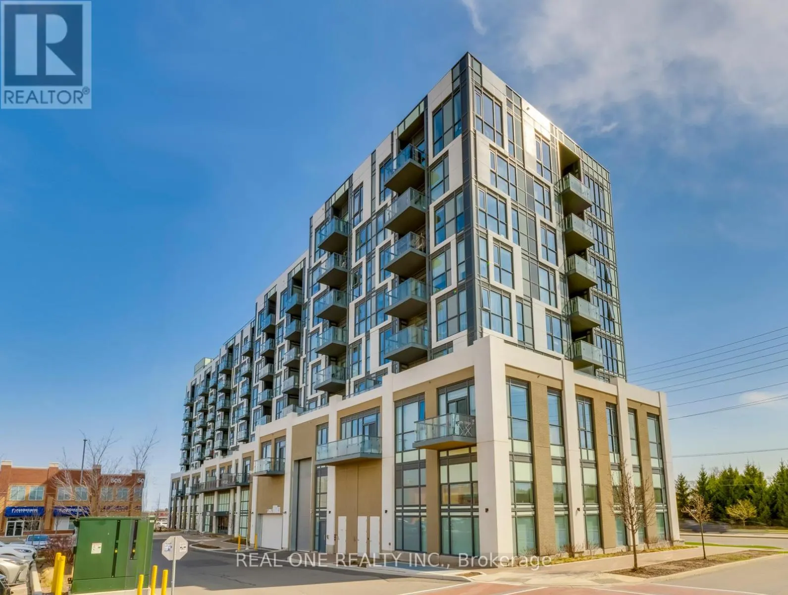 815 - 509 DUNDAS STREET W