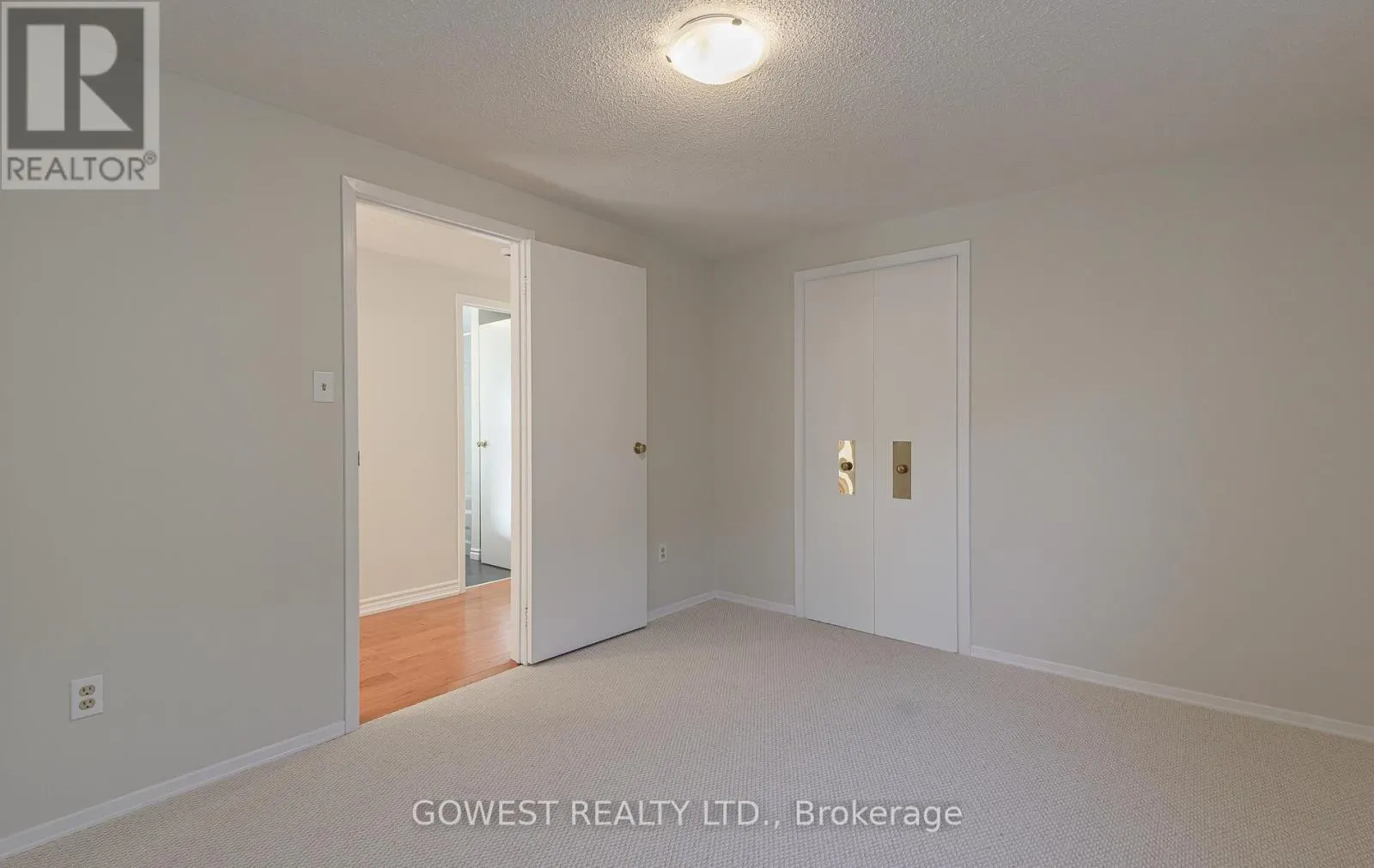 6 ELDERBANK COURT