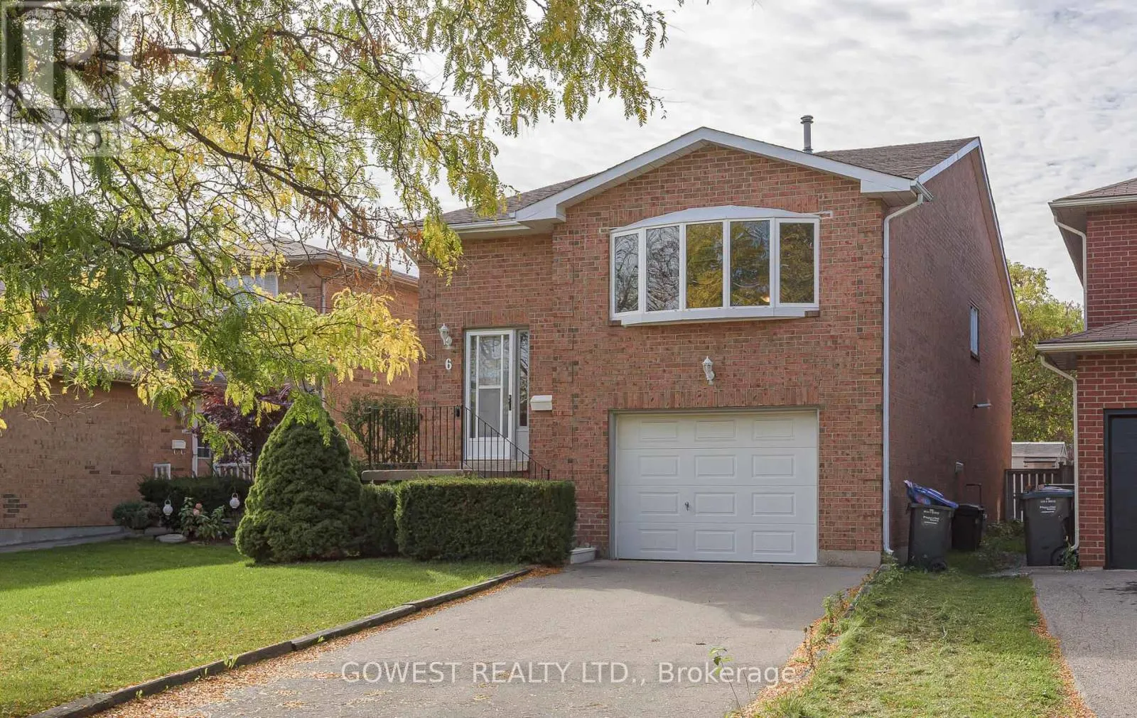 6 ELDERBANK COURT